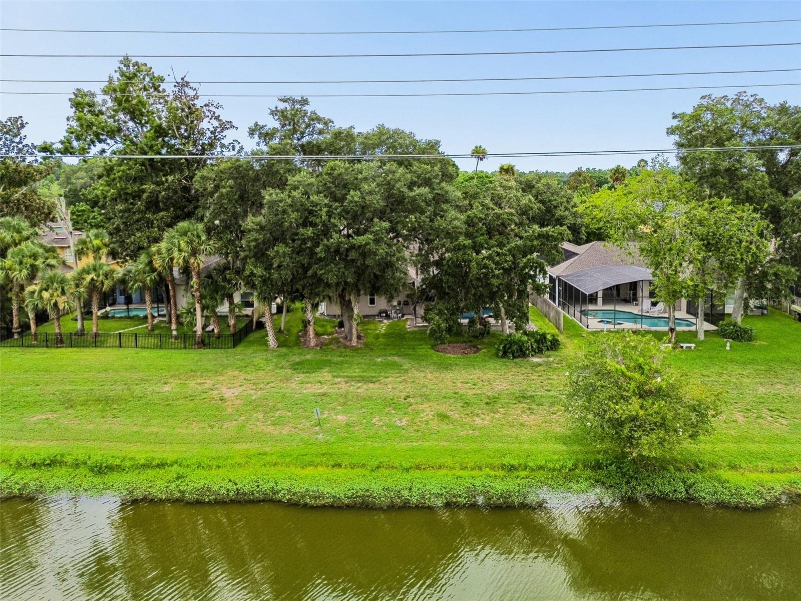 WINDING HOLLOW - Residential
