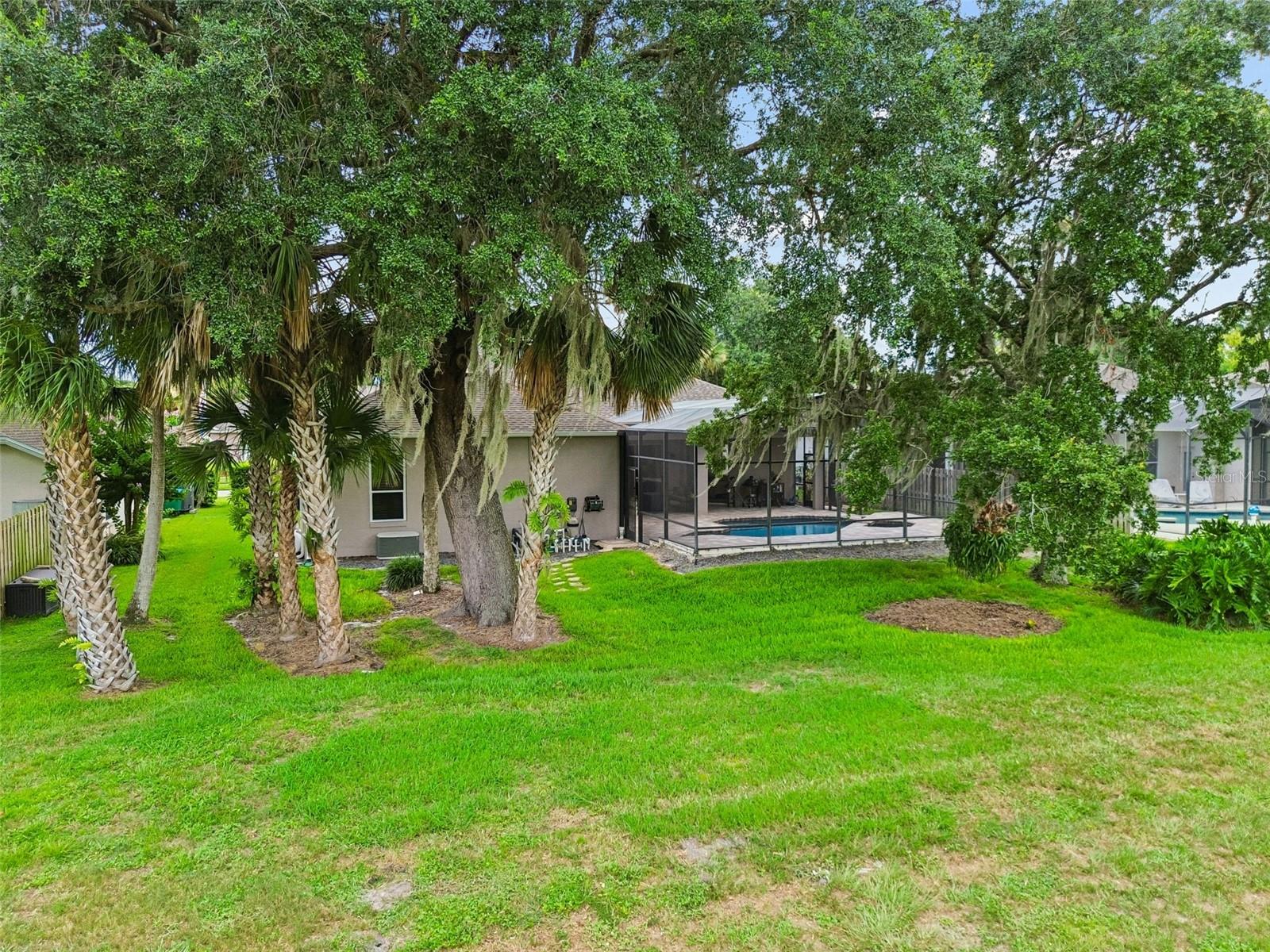 WINDING HOLLOW - Residential