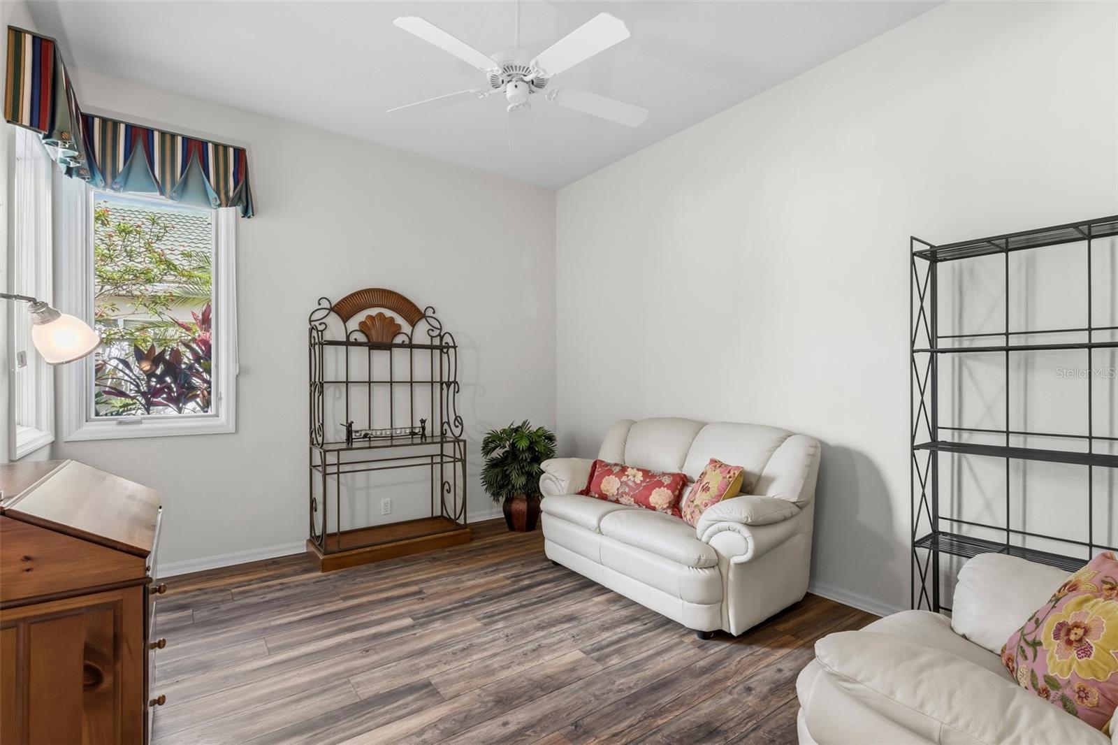 ROSEDALE 11 - Residential