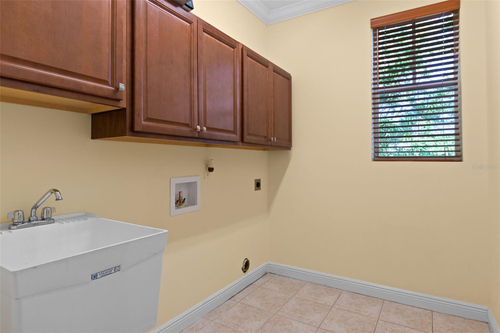 BAYHILL ESTATES - Residential