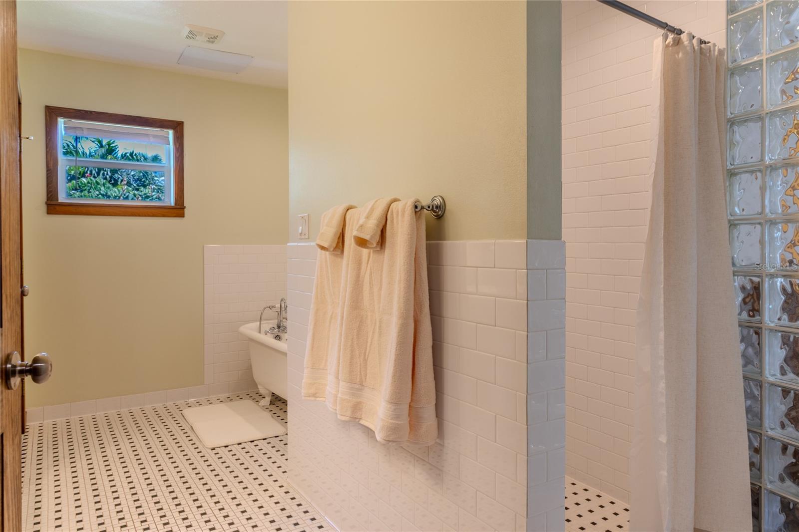 GULF SHORES - Residential Lease