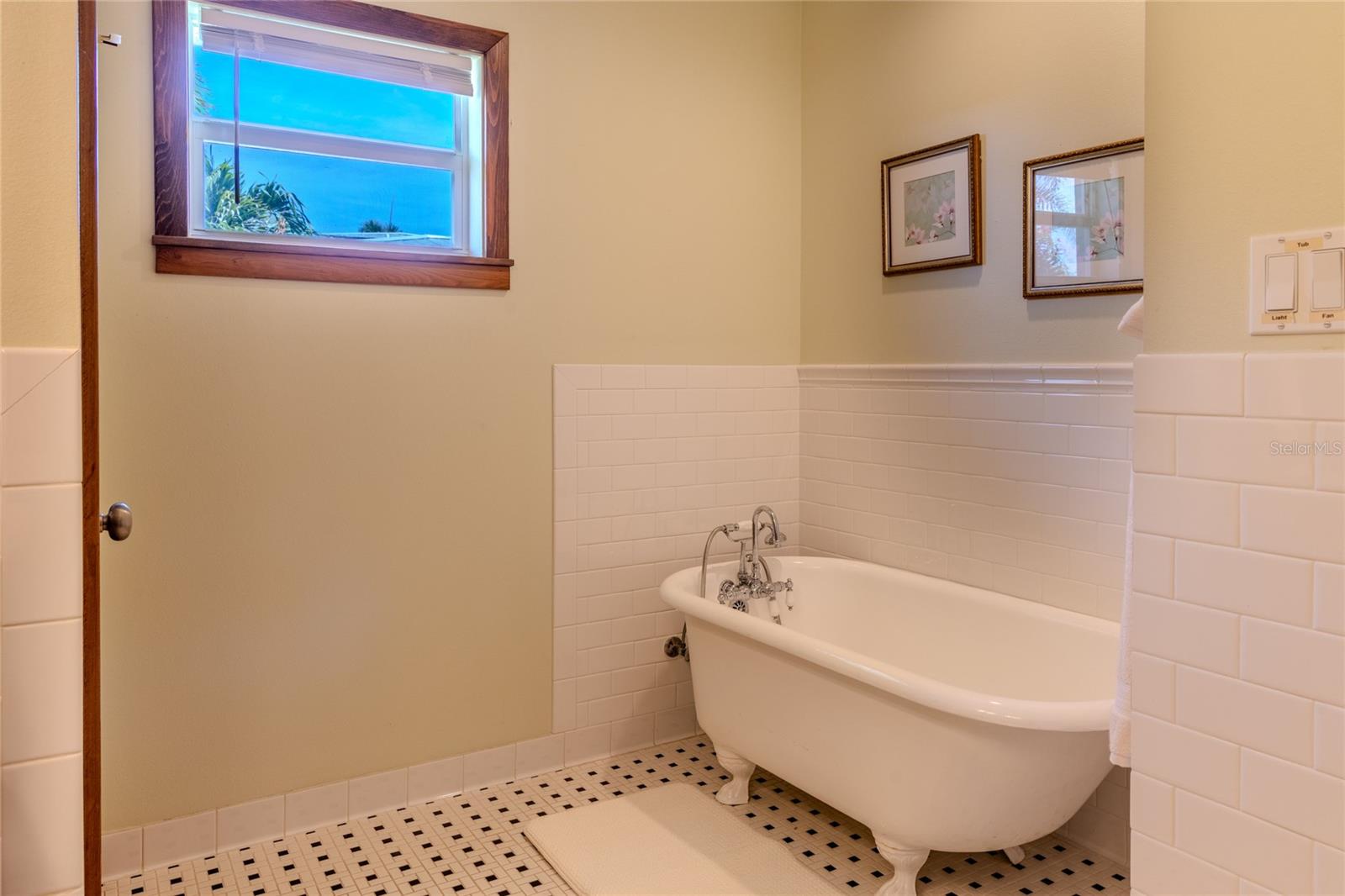GULF SHORES - Residential Lease
