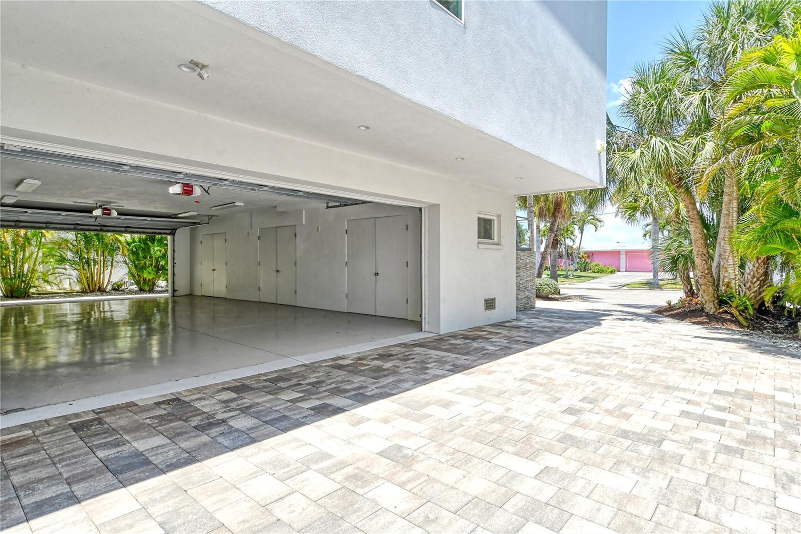 SAINT ARMANDS DIV JOHN RINGLING ESTATES - Residential