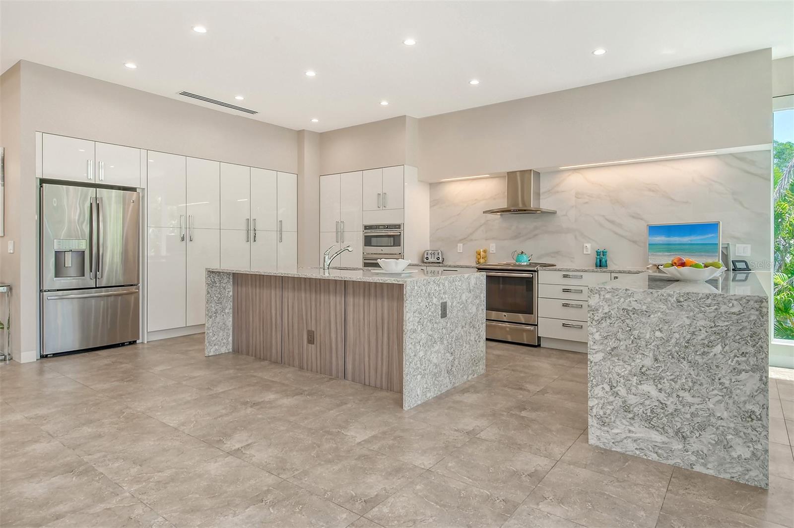 SAINT ARMANDS DIV JOHN RINGLING ESTATES - Residential