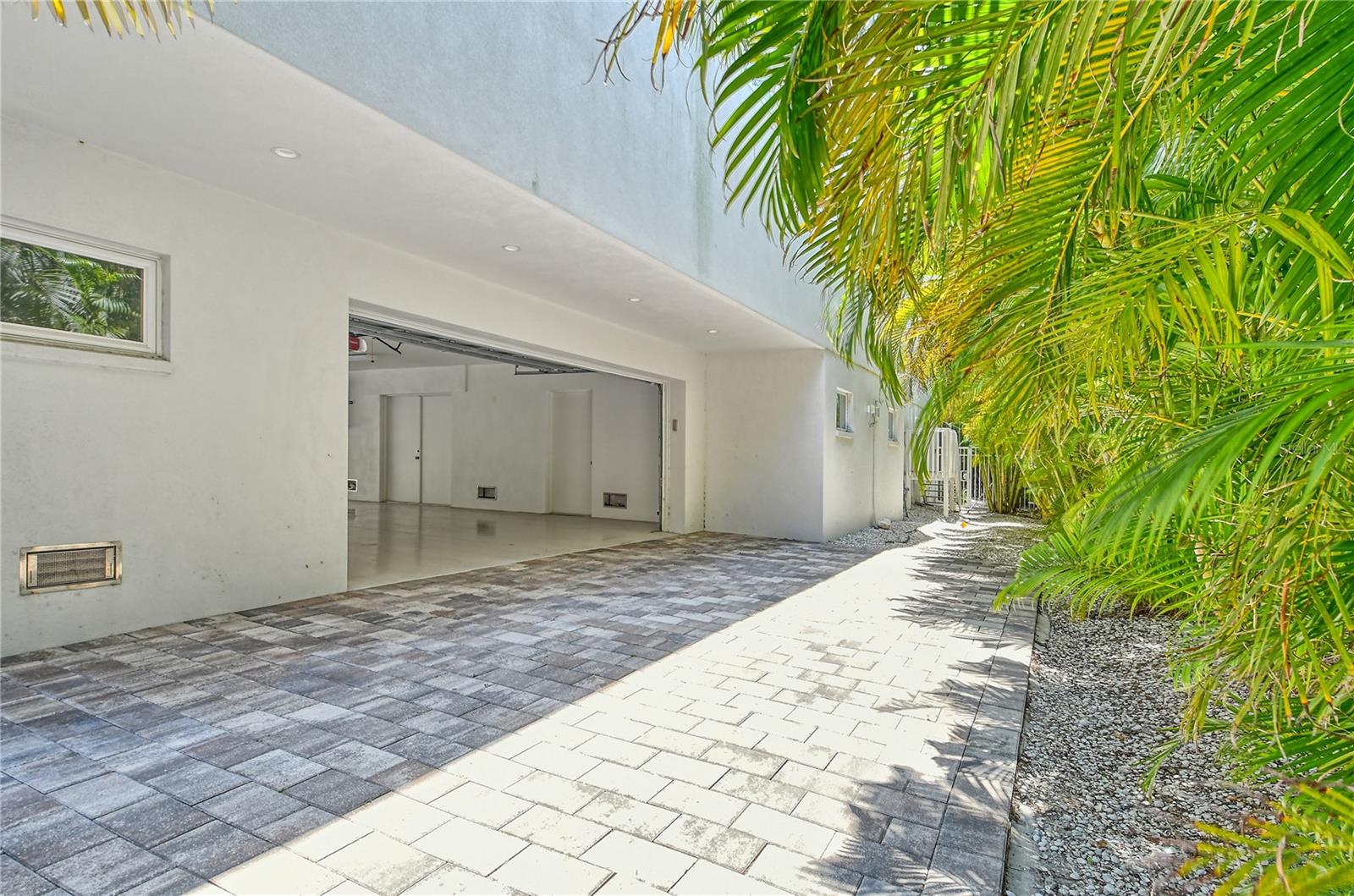 SAINT ARMANDS DIV JOHN RINGLING ESTATES - Residential