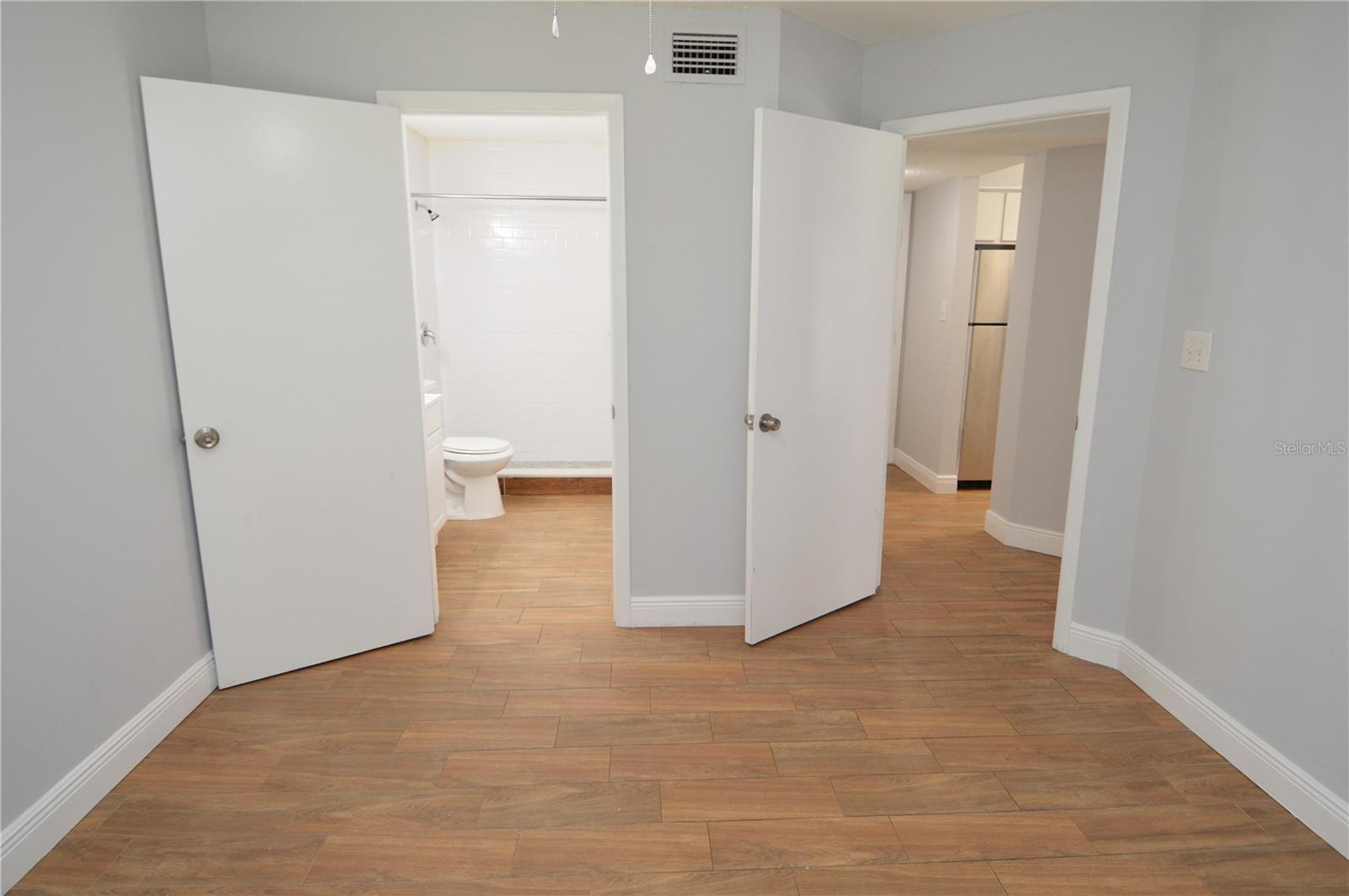 THE GRAND RESERVE CONDO - Residential Lease
