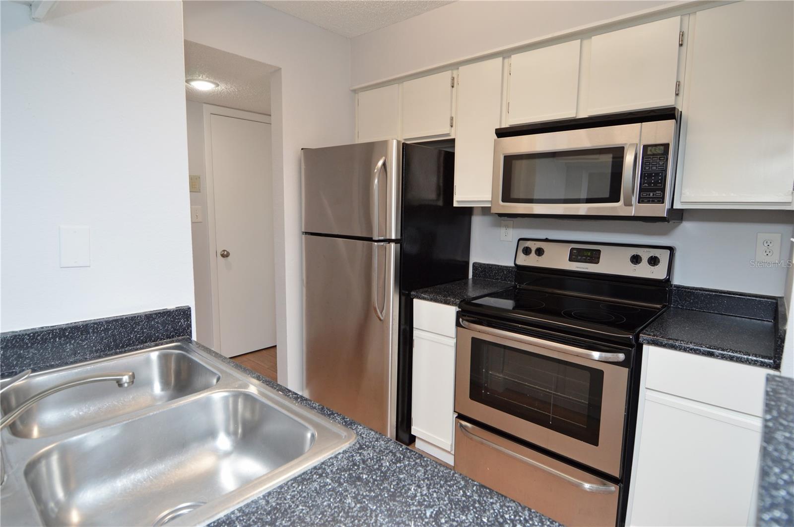 THE GRAND RESERVE CONDO - Residential Lease