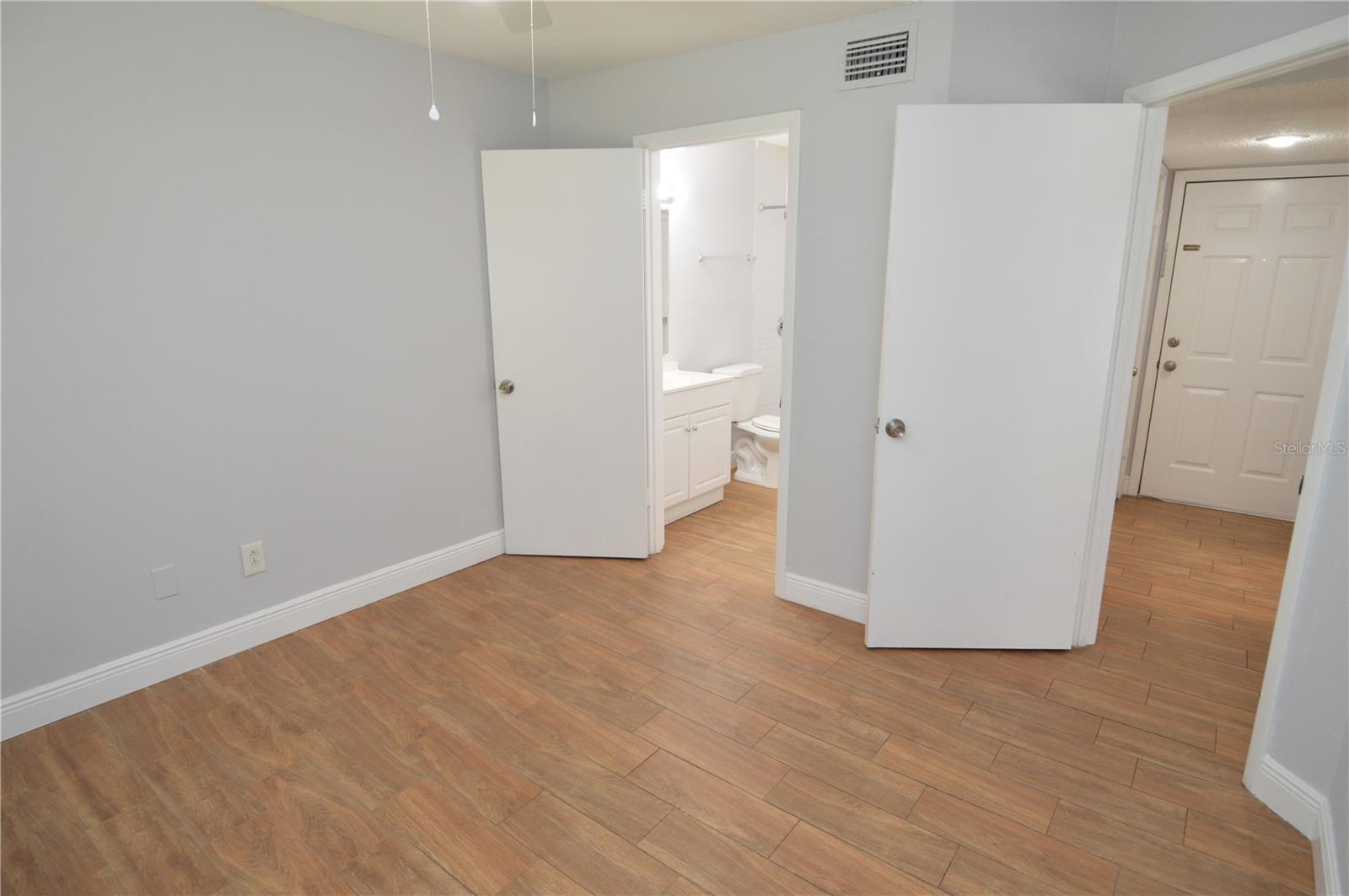 THE GRAND RESERVE CONDO - Residential Lease