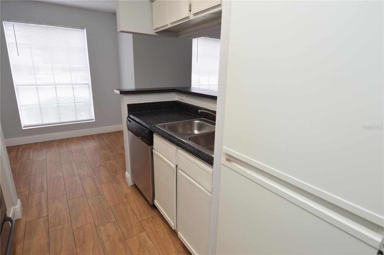 THE GRAND RESERVE CONDO - Residential Lease