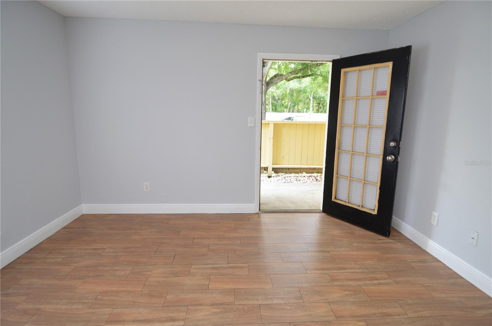 THE GRAND RESERVE CONDO - Residential Lease