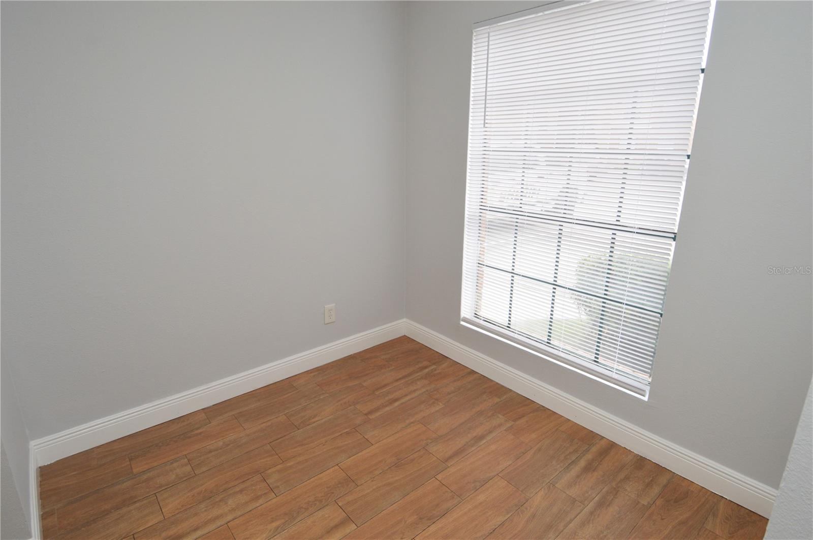 THE GRAND RESERVE CONDO - Residential Lease
