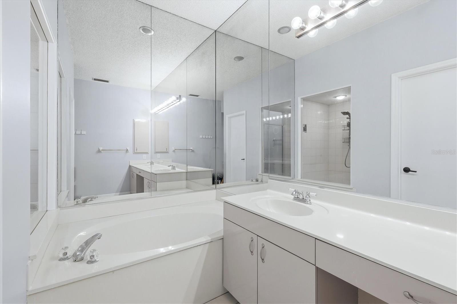 VILLAS AT DEER CREEK - Residential