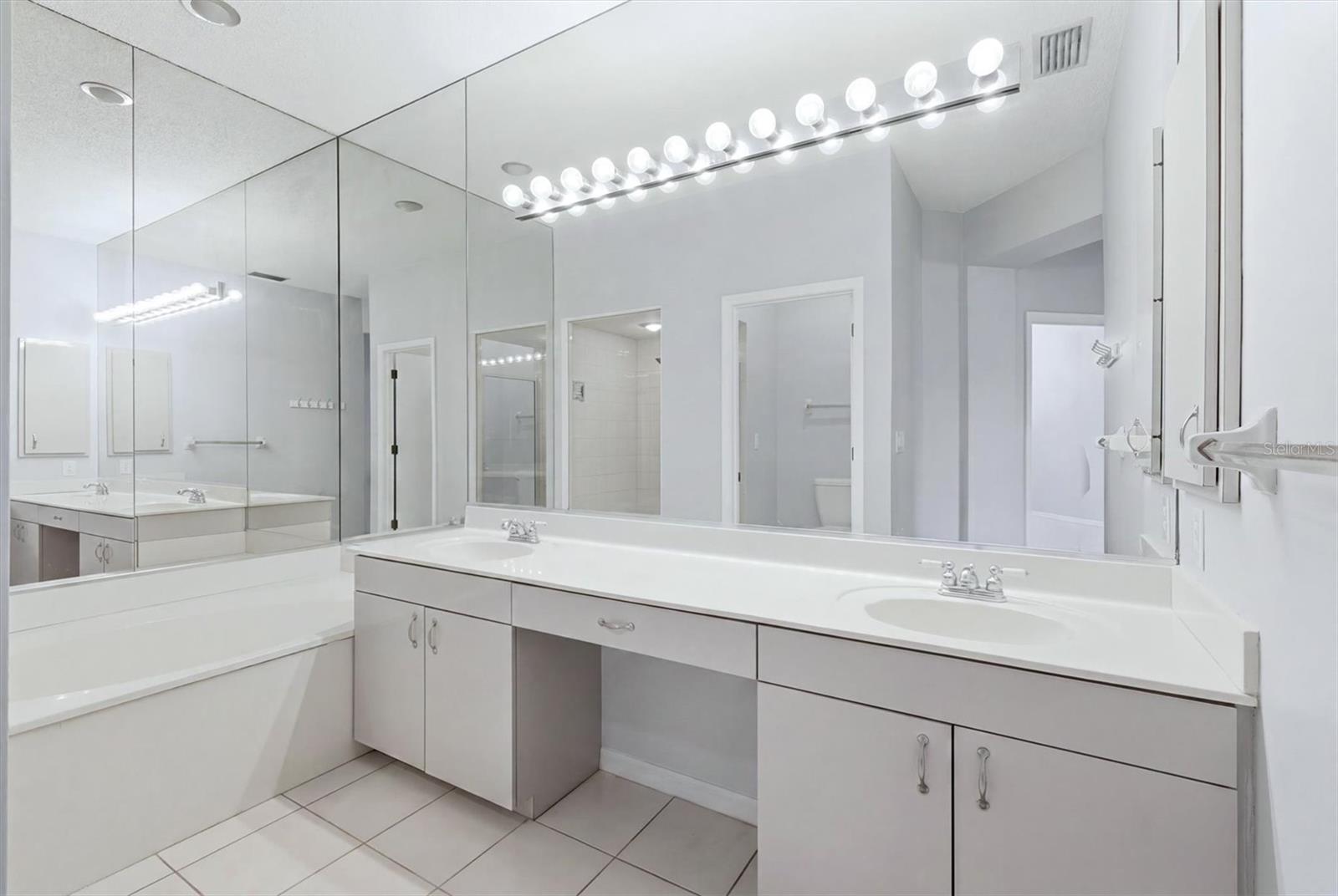 VILLAS AT DEER CREEK - Residential