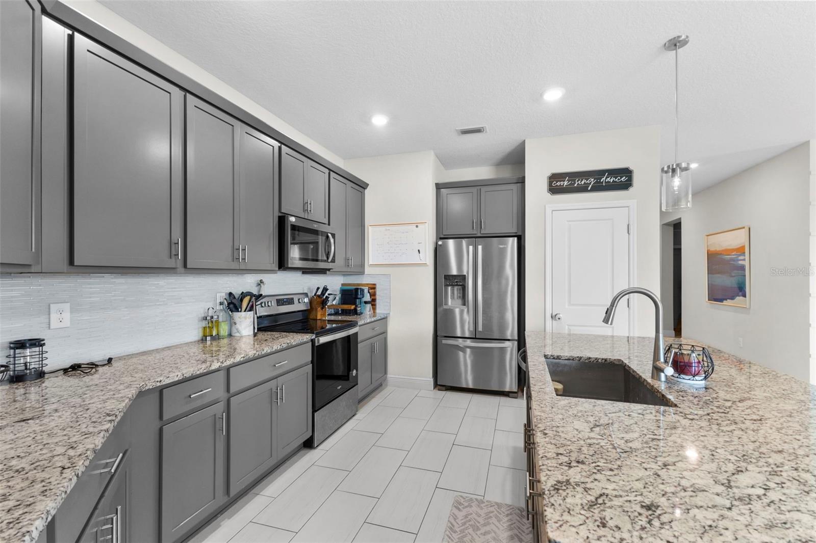 GRADY POINTE - Residential
