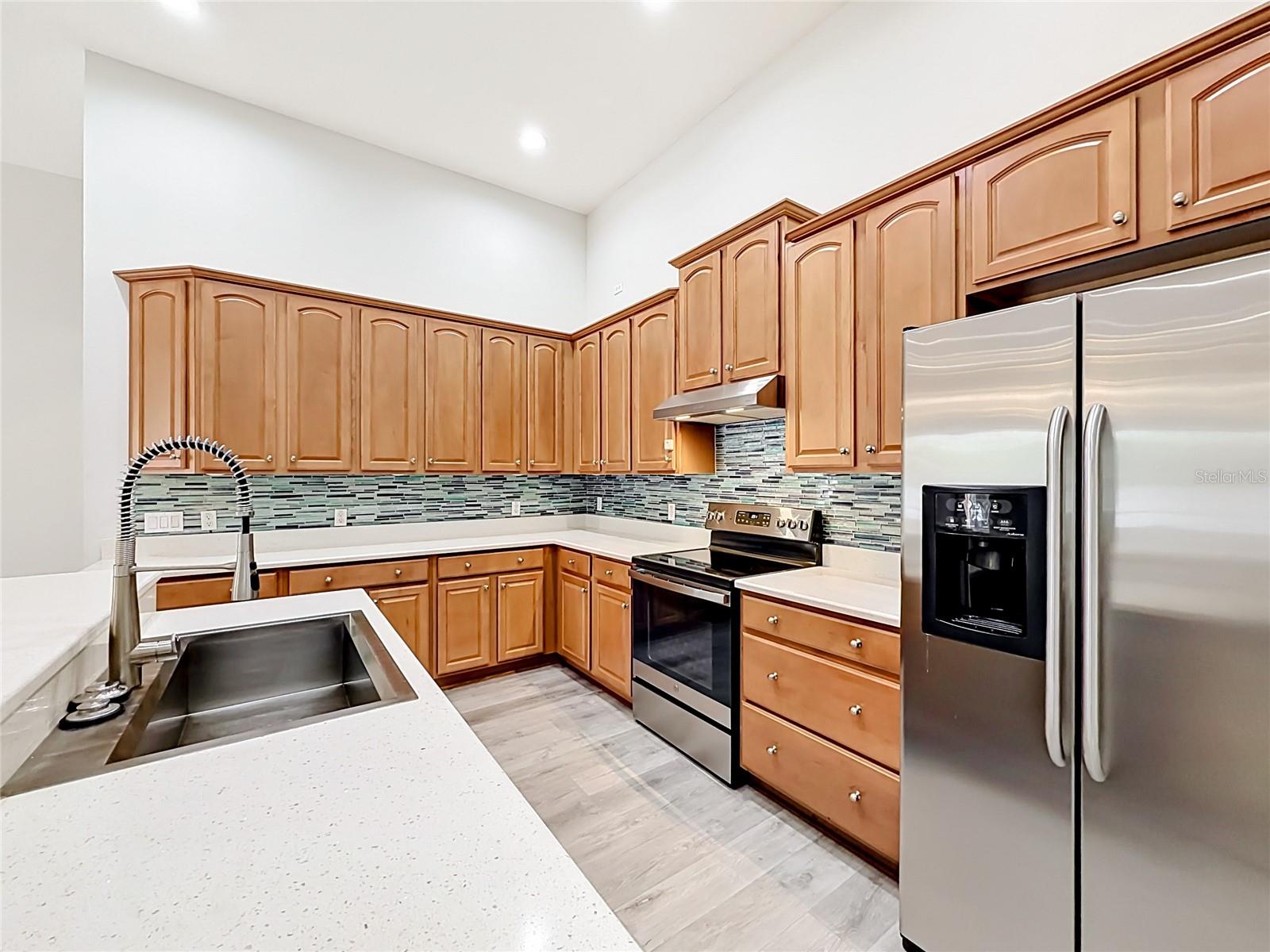 ALEXANDRIA PLACE I - Residential