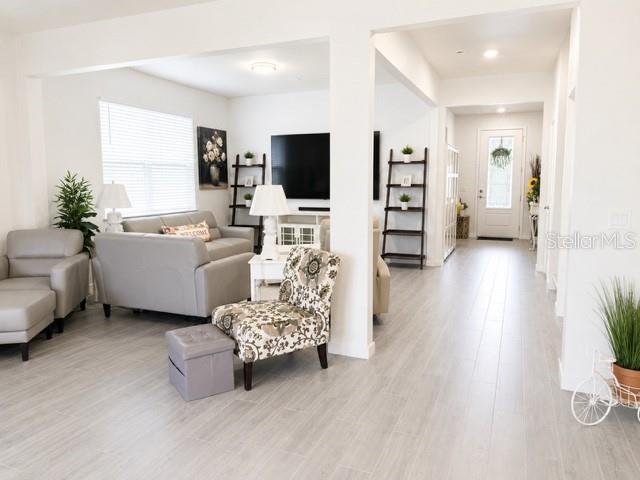 SAVANNAH PALMS - Residential
