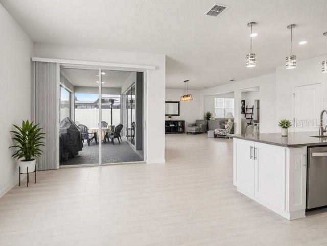 SAVANNAH PALMS - Residential