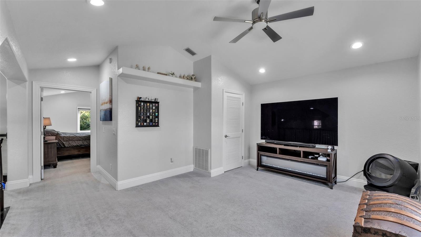 VAN FLEET ESTATES - Residential Lease