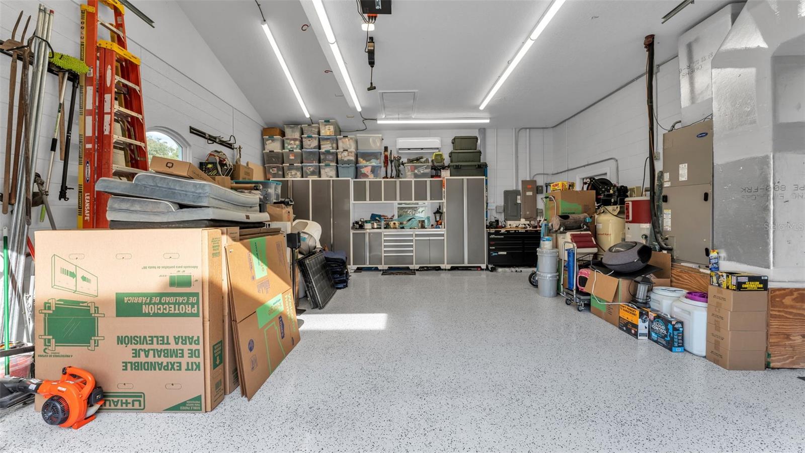 VAN FLEET ESTATES - Residential Lease