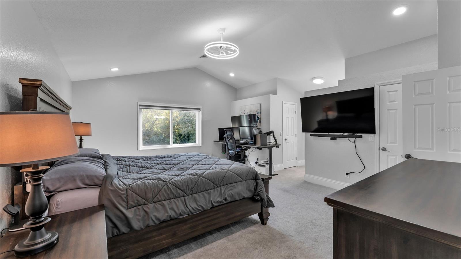 VAN FLEET ESTATES - Residential Lease