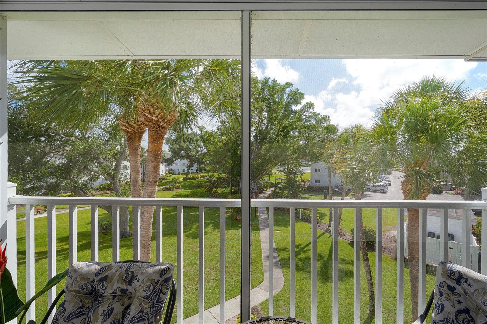 THE FOURTH BAYSHORE - Residential
