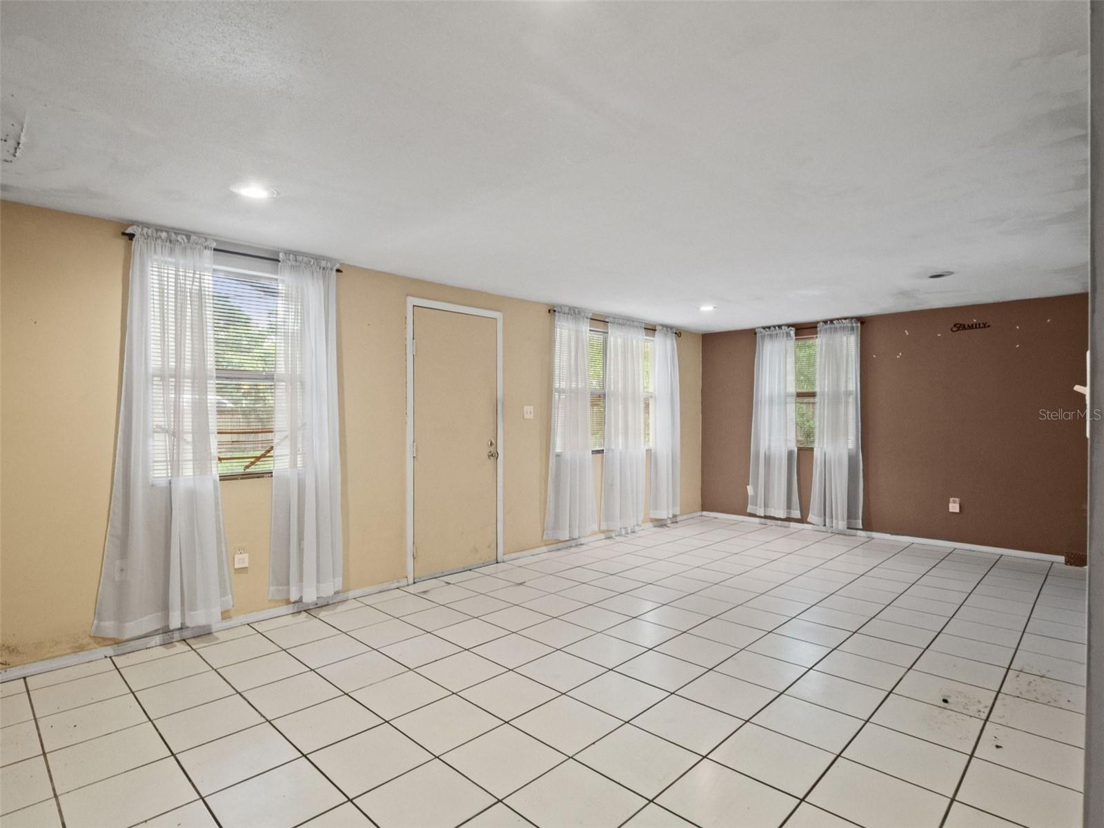 ORLANDO ACRES SECOND ADD - Residential