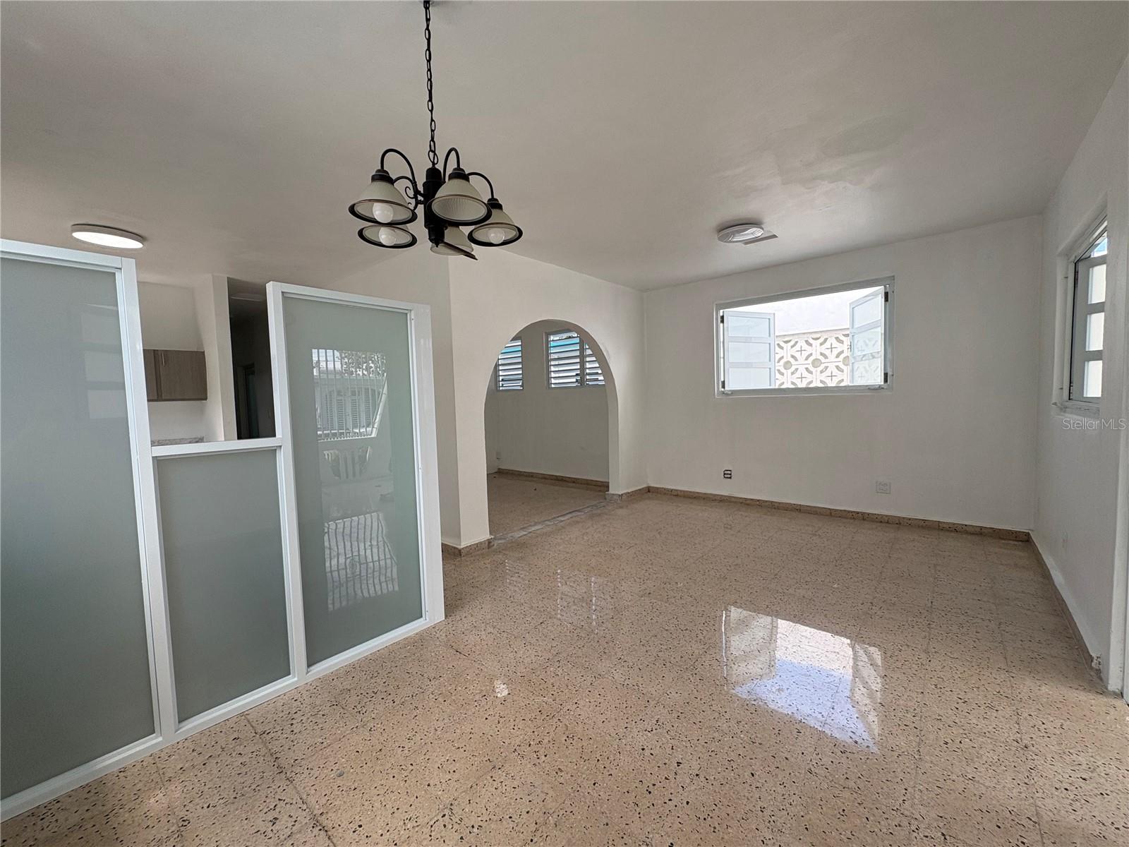 URB. EDUARDO J SALDAÑA - Residential