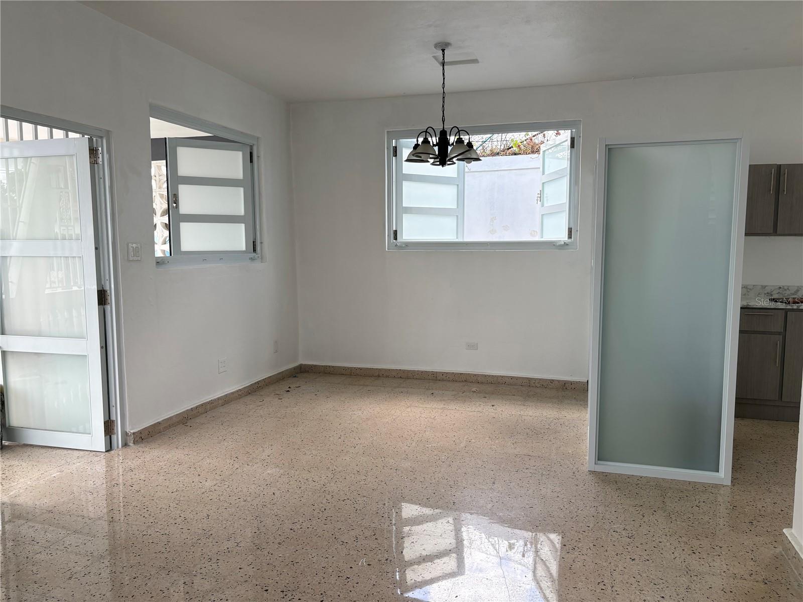 URB. EDUARDO J SALDAÑA - Residential