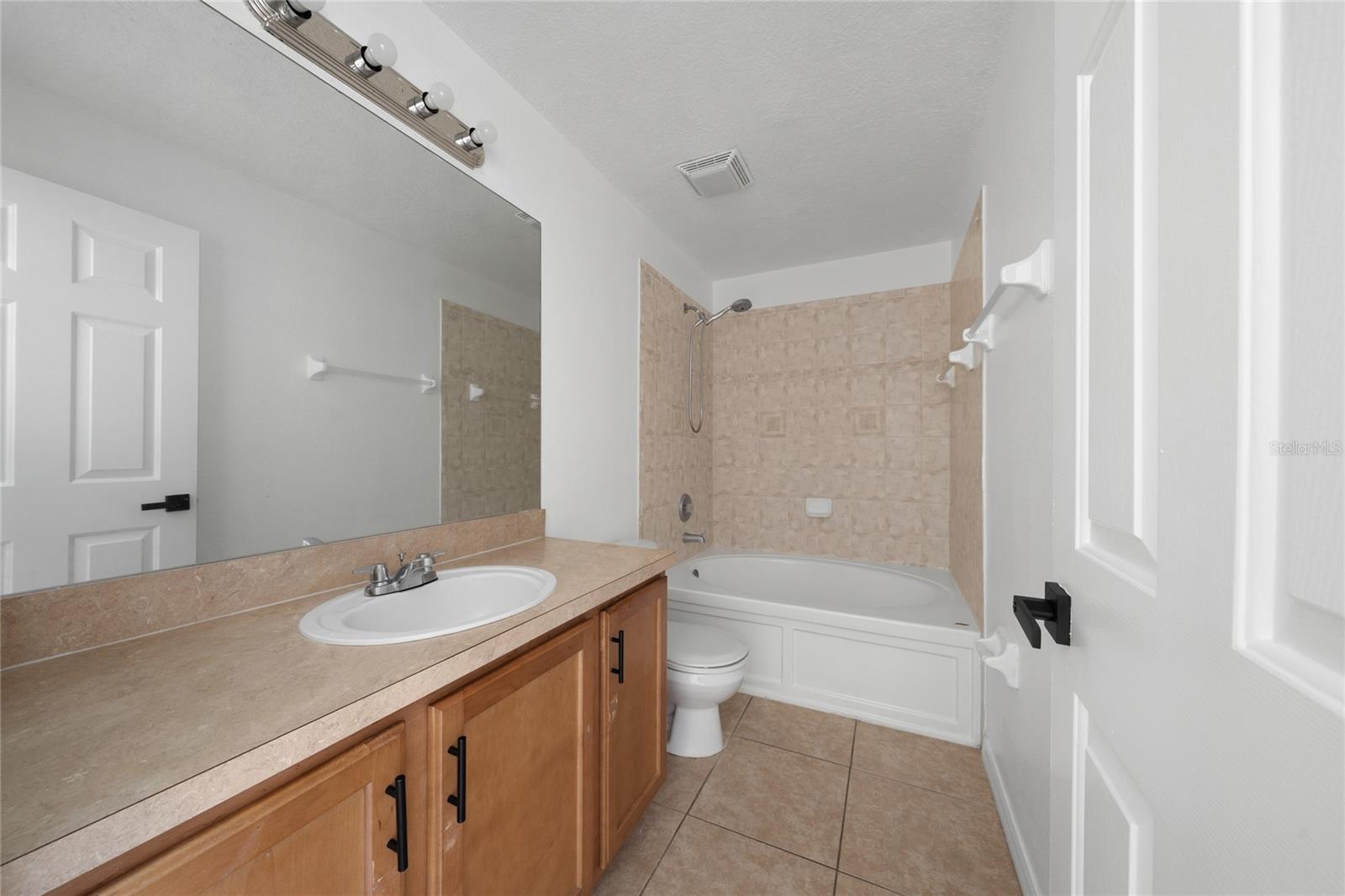 COBBLESTONE LANDING TWNHMS CONDO - Residential