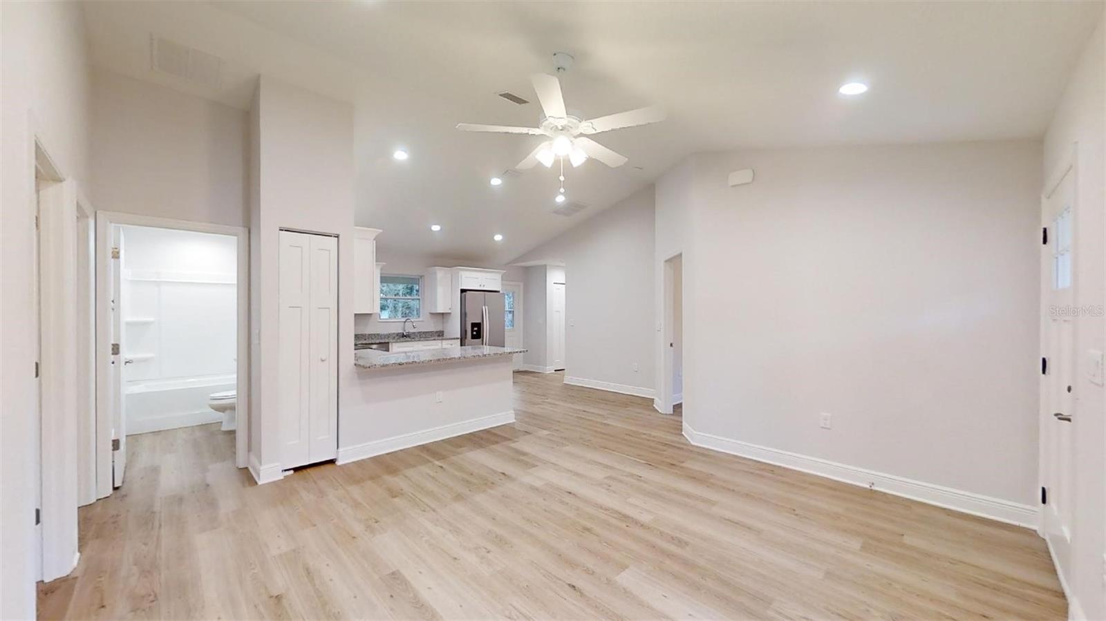 RAINBOW LAKES ESTATES - Residential