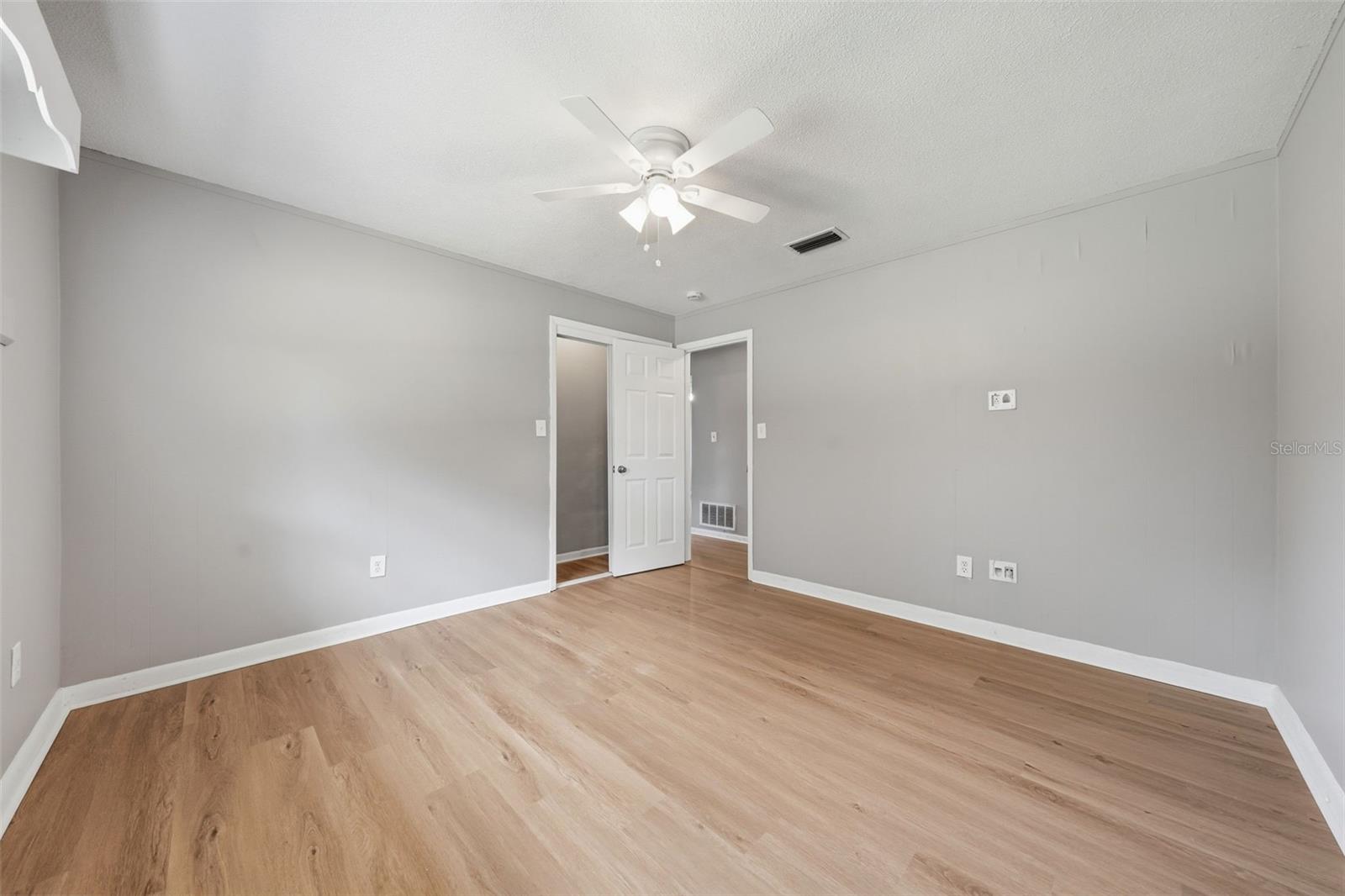 LAKE BREEZE ESTATES - Residential