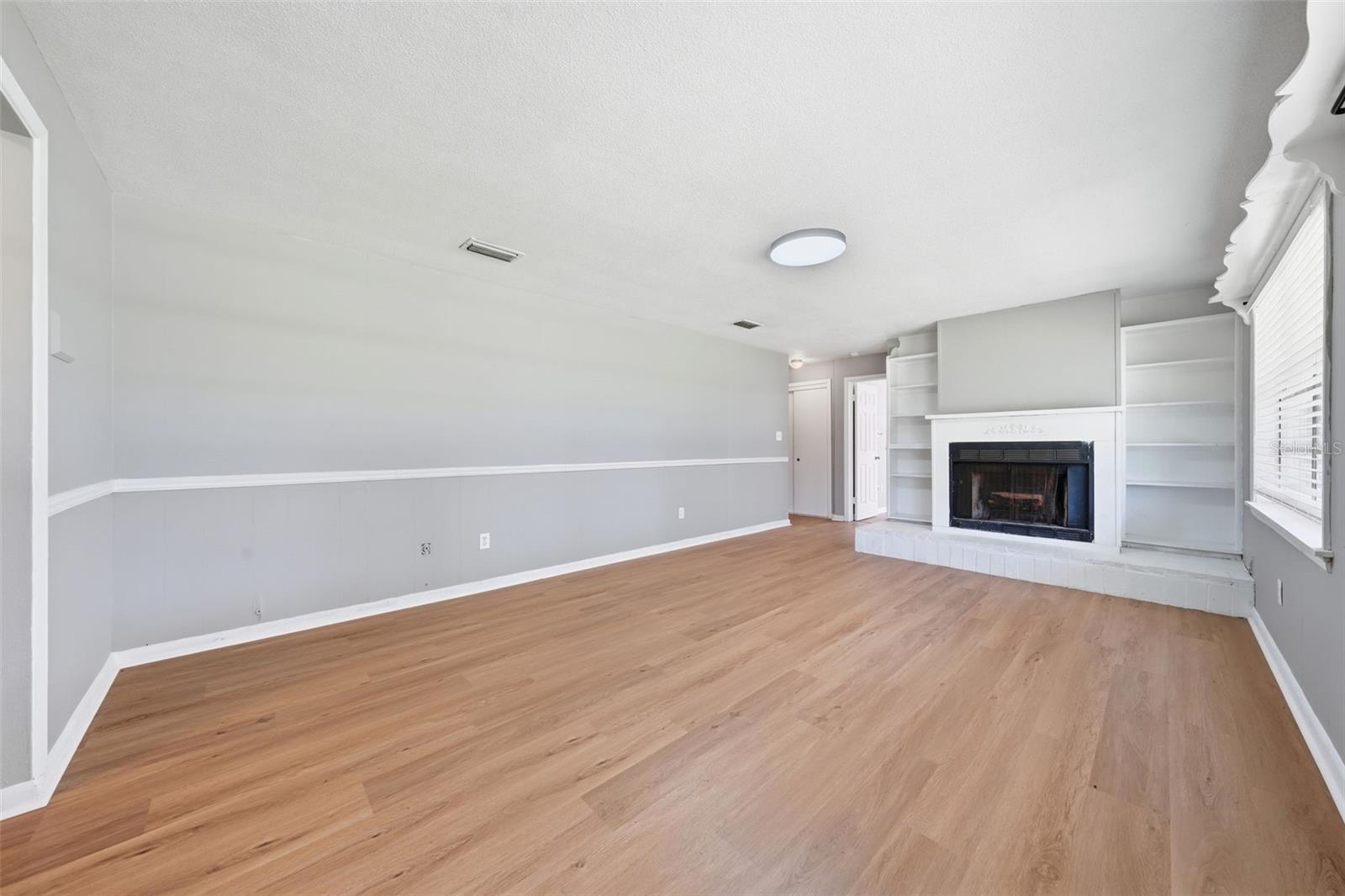 LAKE BREEZE ESTATES - Residential