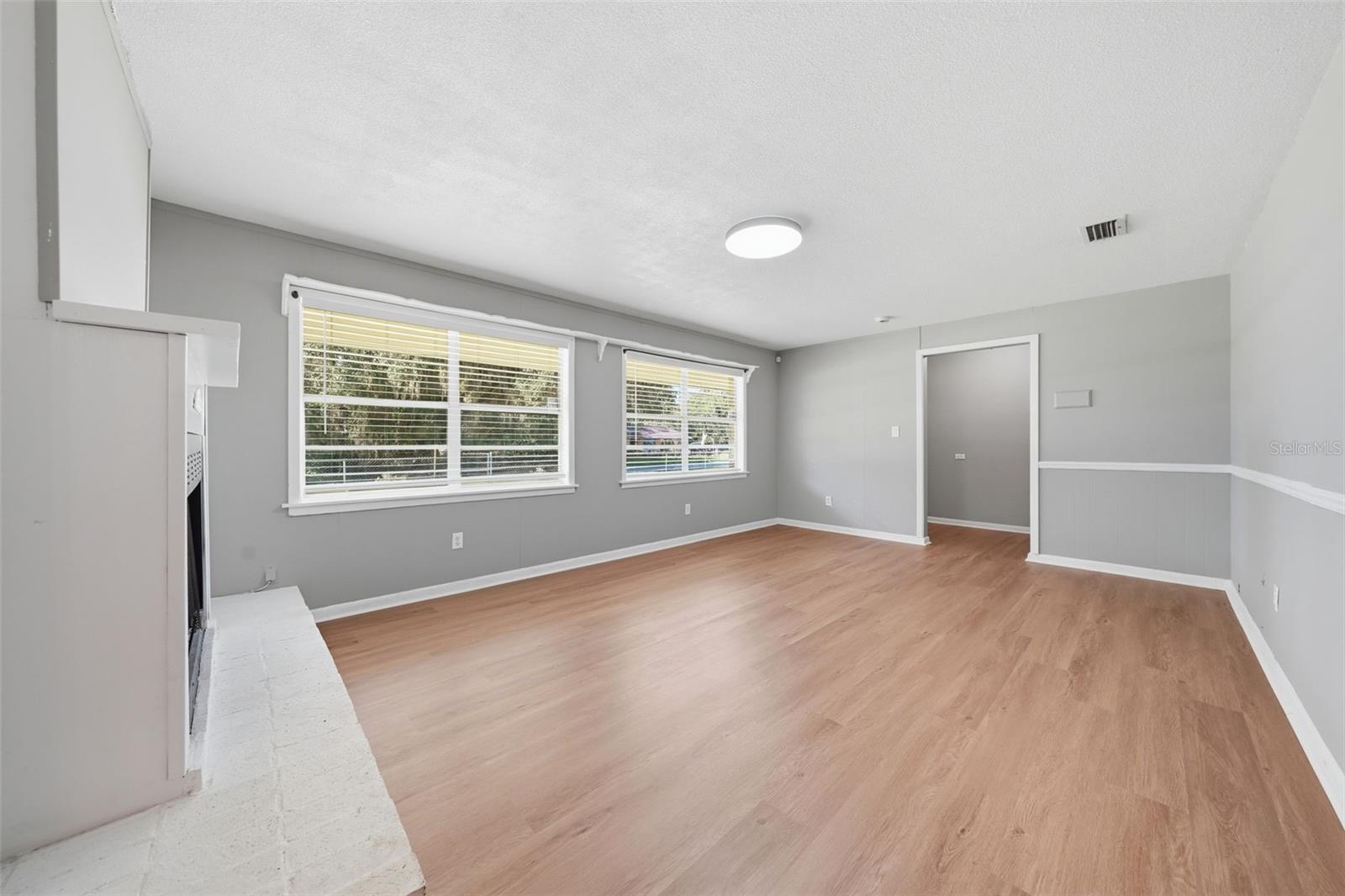 LAKE BREEZE ESTATES - Residential