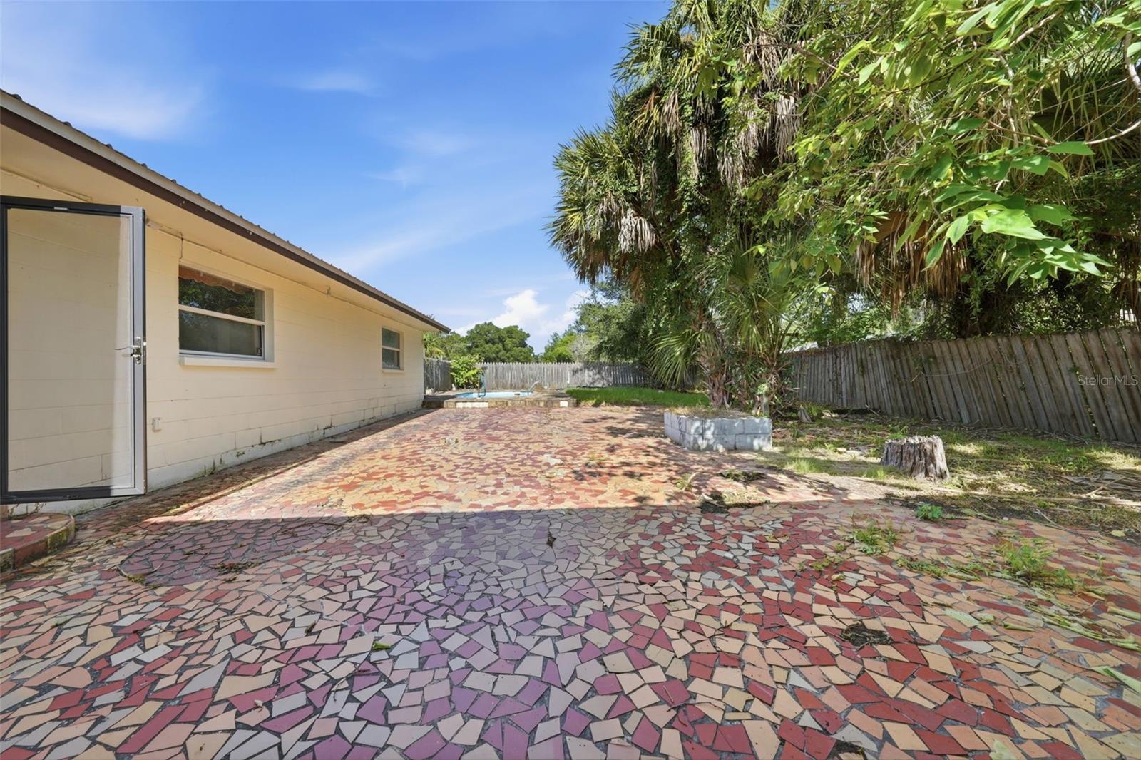 LAKE BREEZE ESTATES - Residential