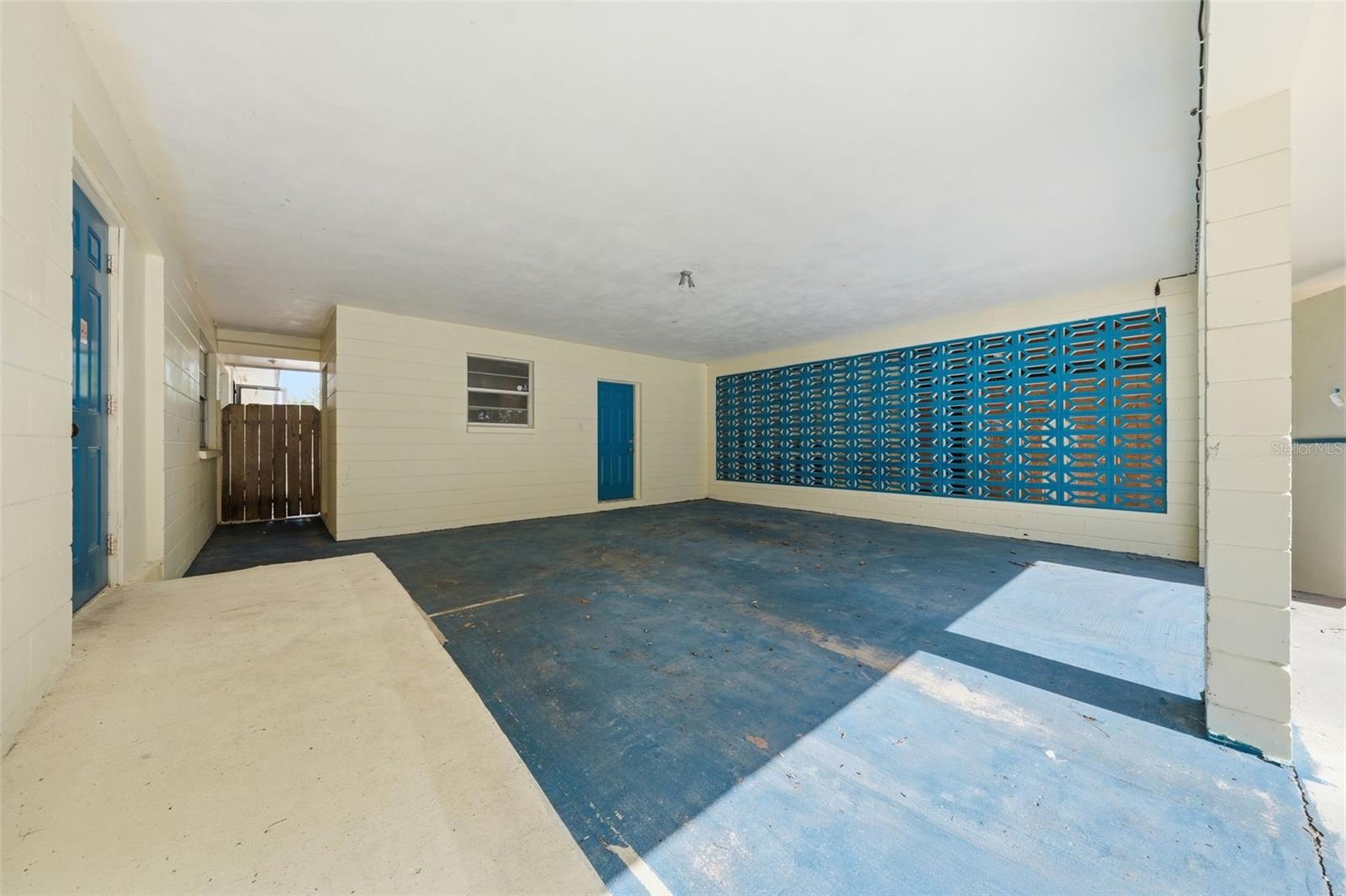 LAKE BREEZE ESTATES - Residential