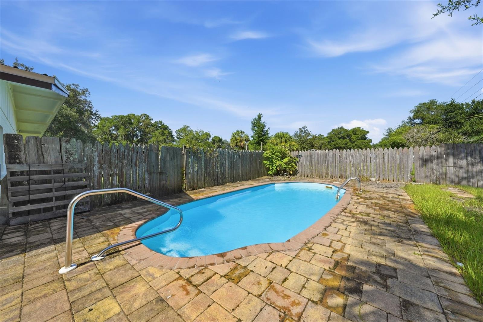 LAKE BREEZE ESTATES - Residential