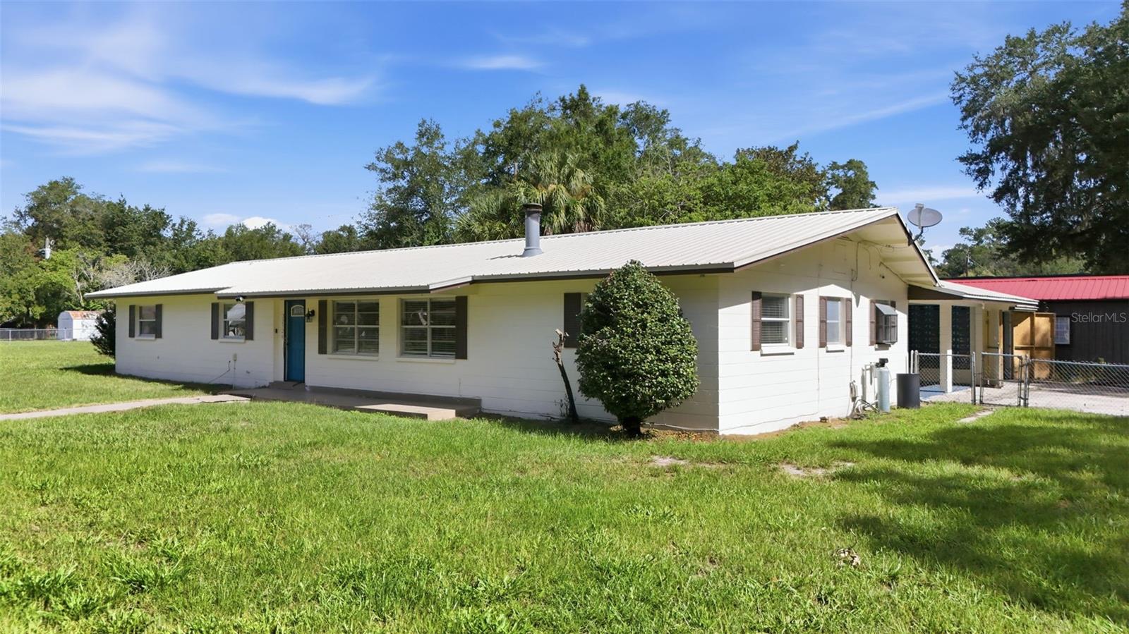 LAKE BREEZE ESTATES - Residential
