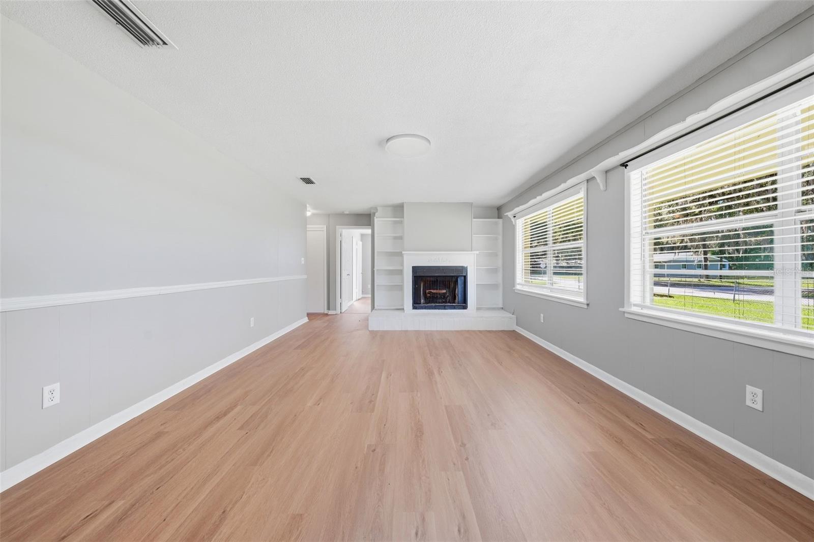 LAKE BREEZE ESTATES - Residential