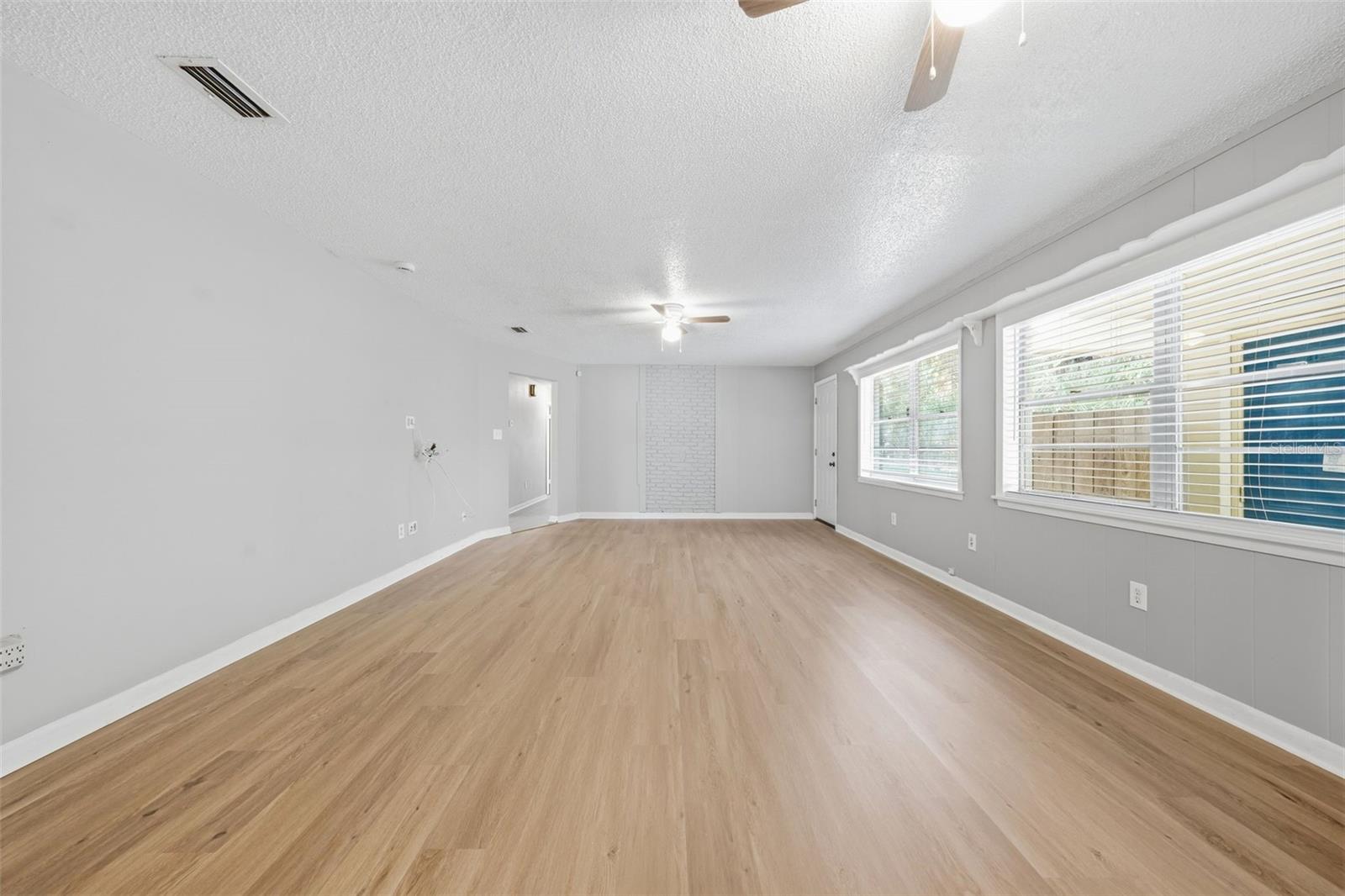 LAKE BREEZE ESTATES - Residential