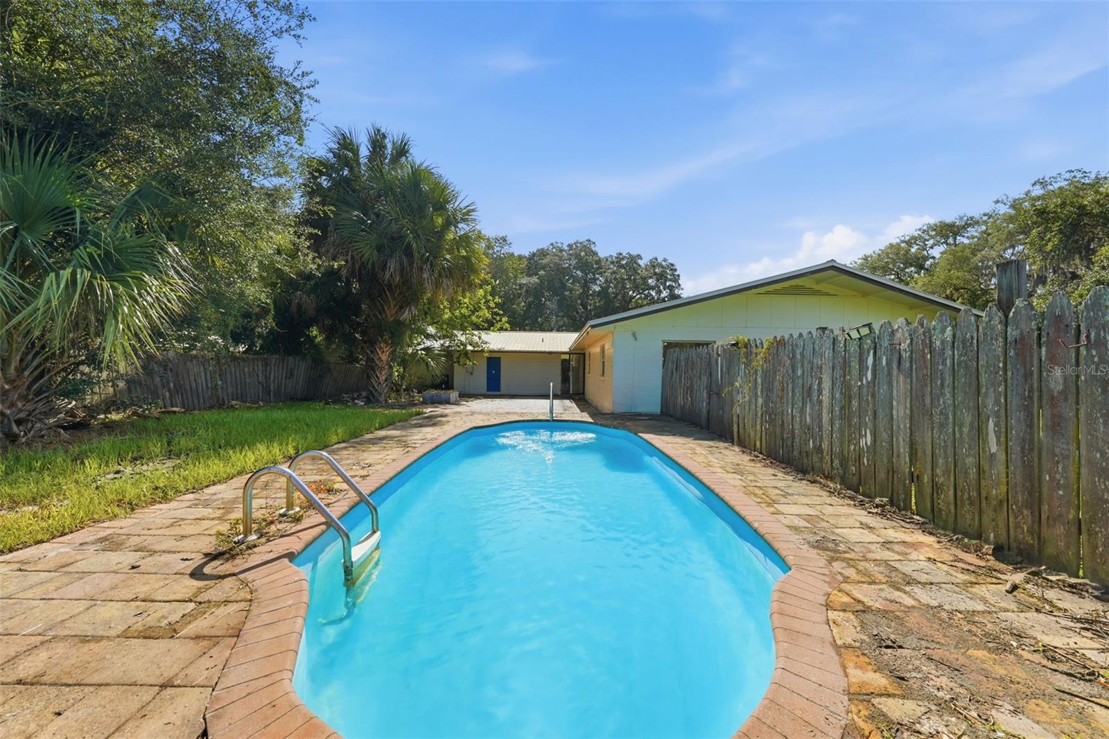 LAKE BREEZE ESTATES - Residential