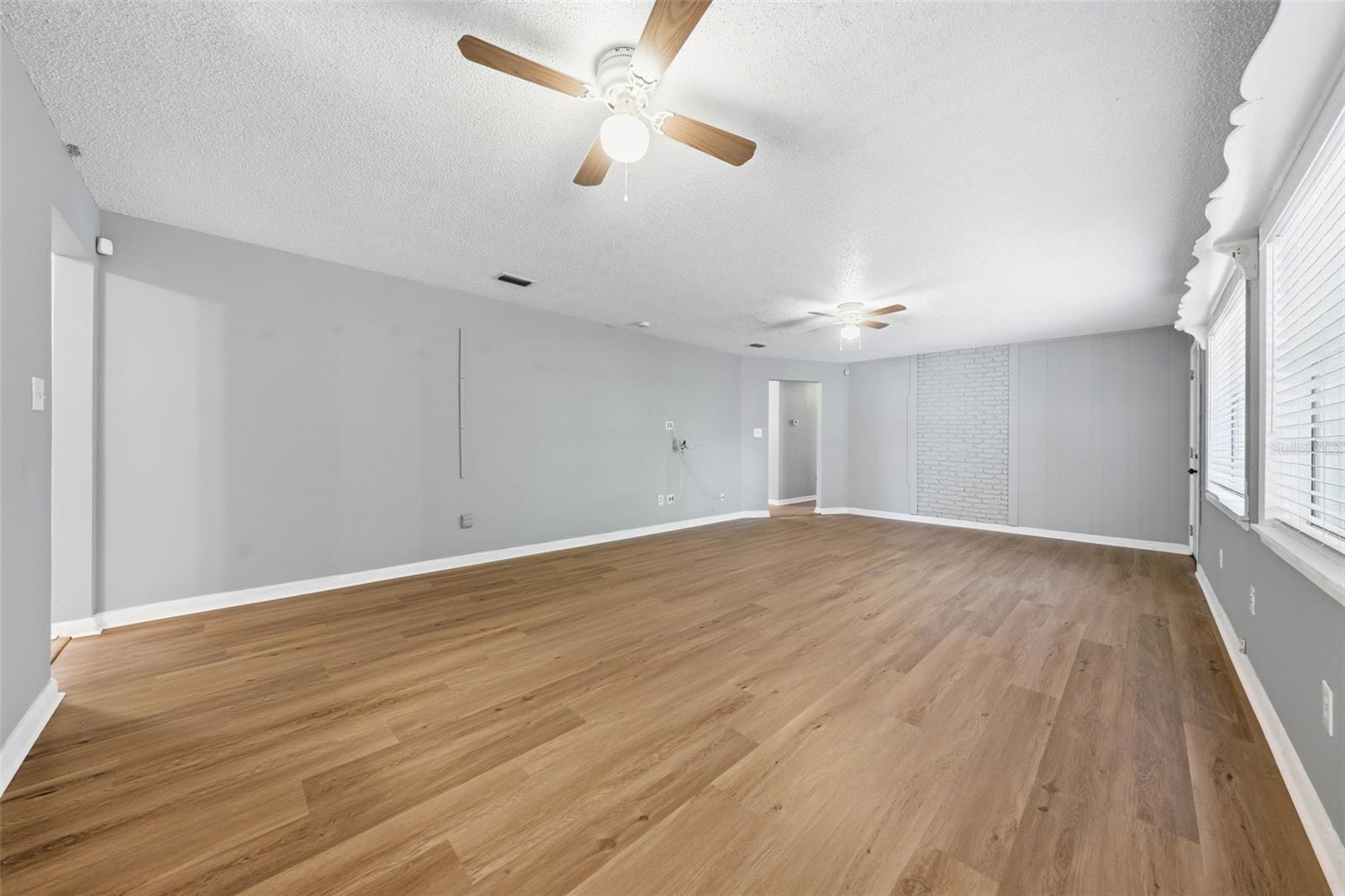 LAKE BREEZE ESTATES - Residential
