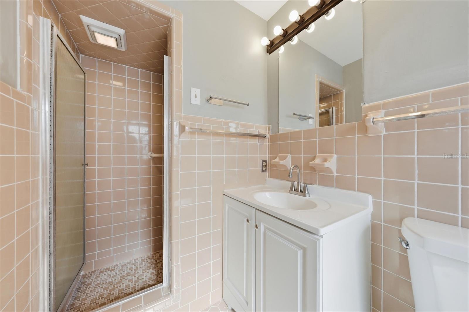 LAKE BREEZE ESTATES - Residential