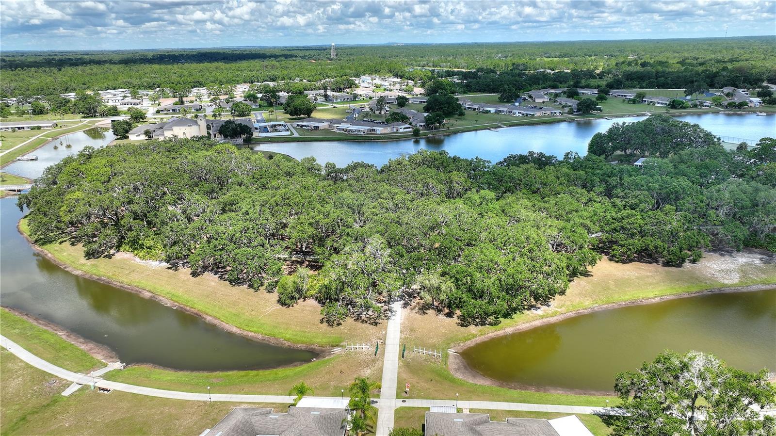 LAKESHORE CLUB - Residential