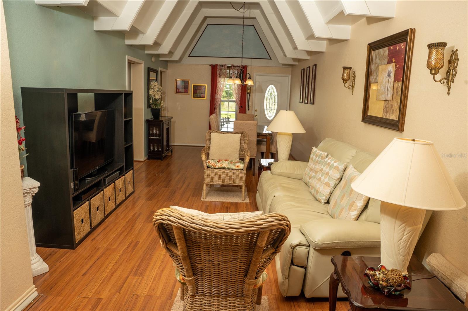 LAKESHORE CLUB - Residential