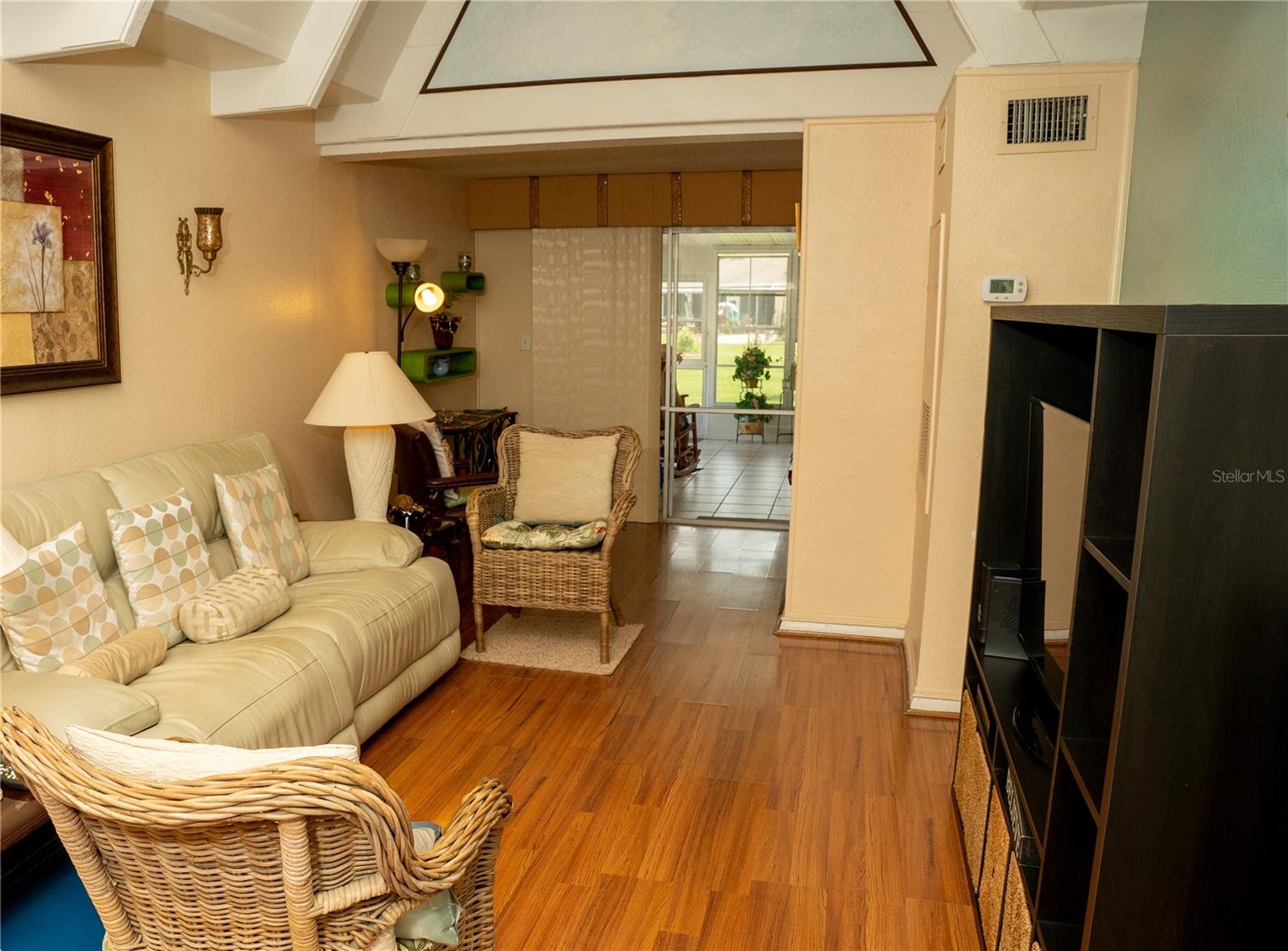 LAKESHORE CLUB - Residential