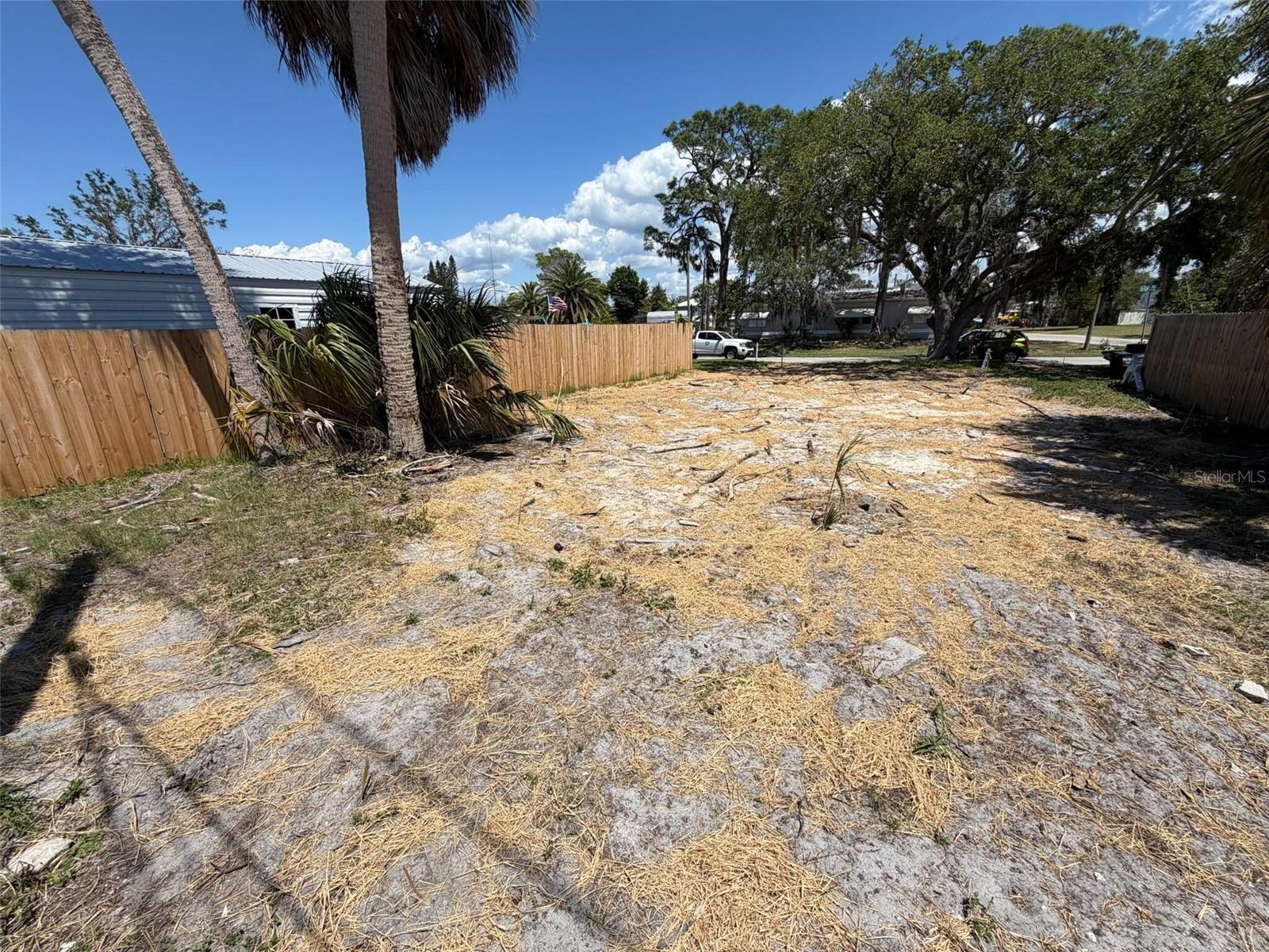 EDGEWATER GARDENS - Land