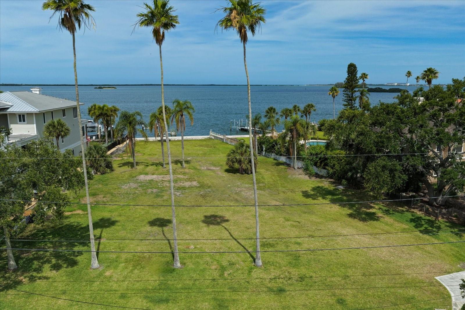 DUNEDIN ISLES 1 - Land