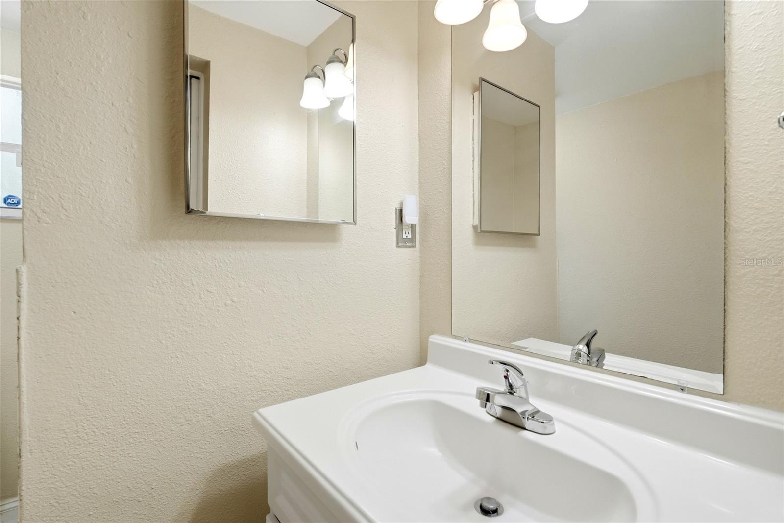 WESTGATE MANOR 1ST ADD - Residential