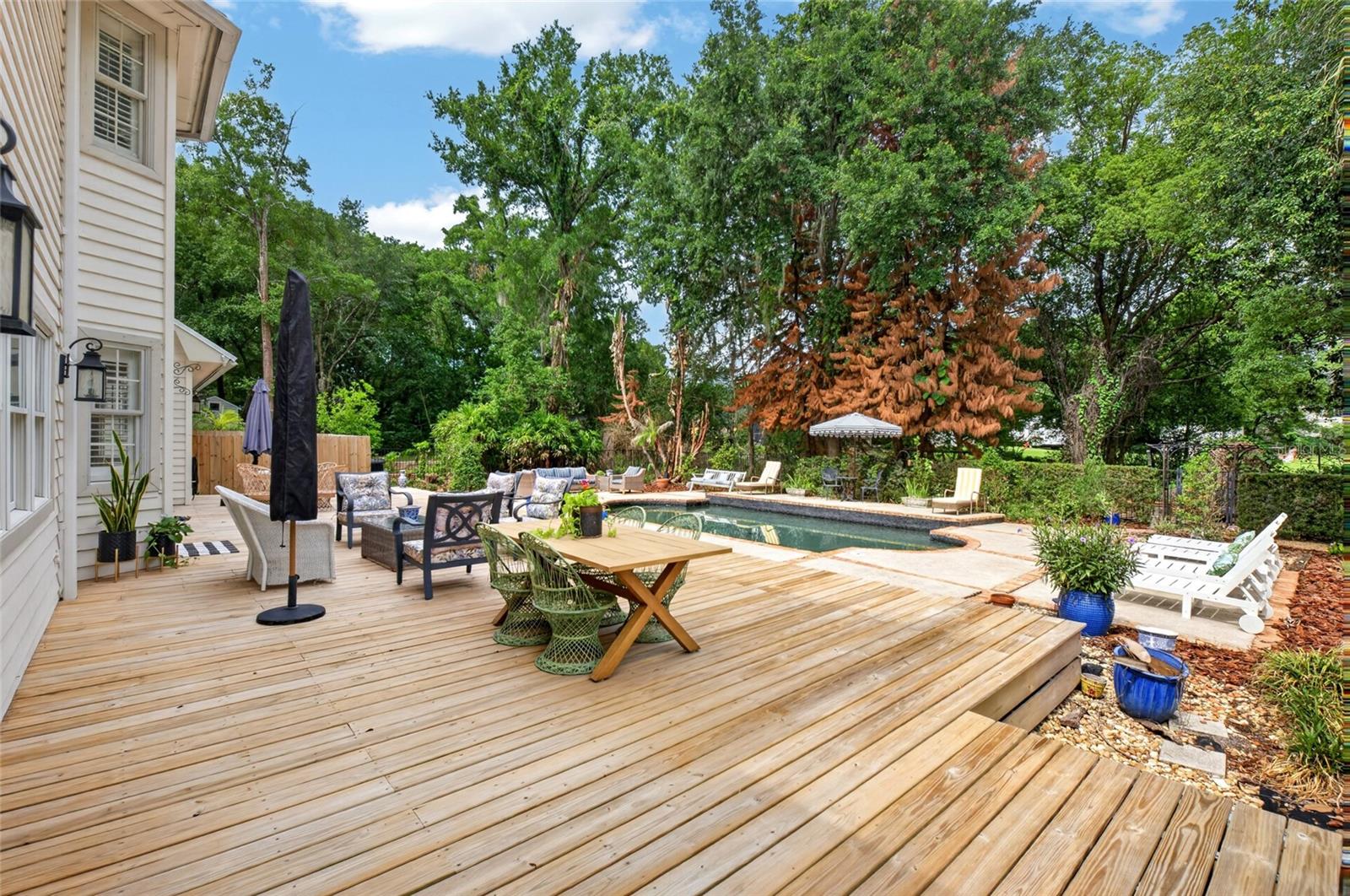 LAKE DOWN WOODS - Residential
