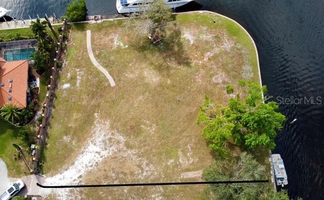 PUNTA GORDA ISLES SEC 10 - Land